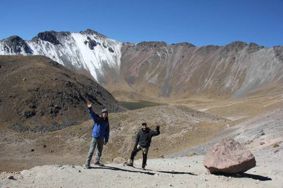 Com o Gera, chegando à cratera do Nevado de Toluca, na região central do México (foto de Geraldo Ozorio)